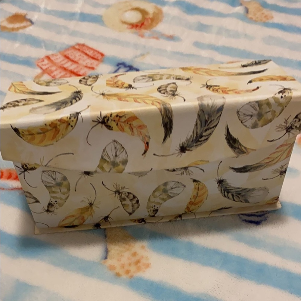 Candy box with hand made roses 🍬🌹 - Picture 2 of 2